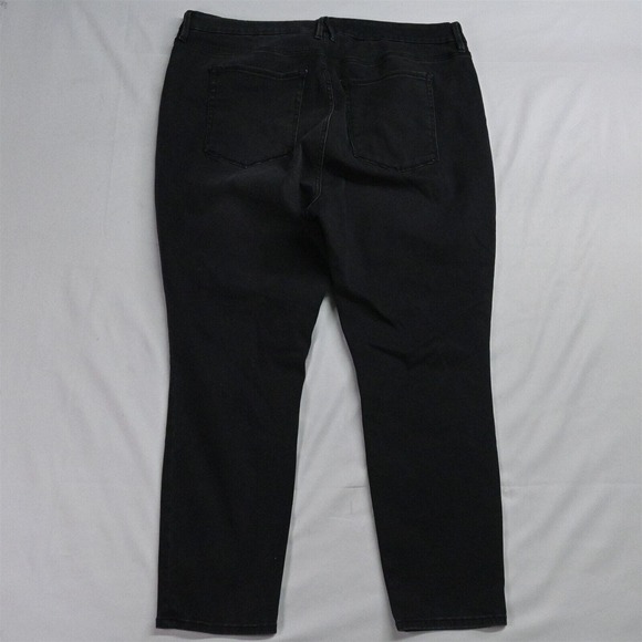 Good American 24‎ PlusGood Legs Crop Black Stretch Denim Jeans - Picture 7 of 7